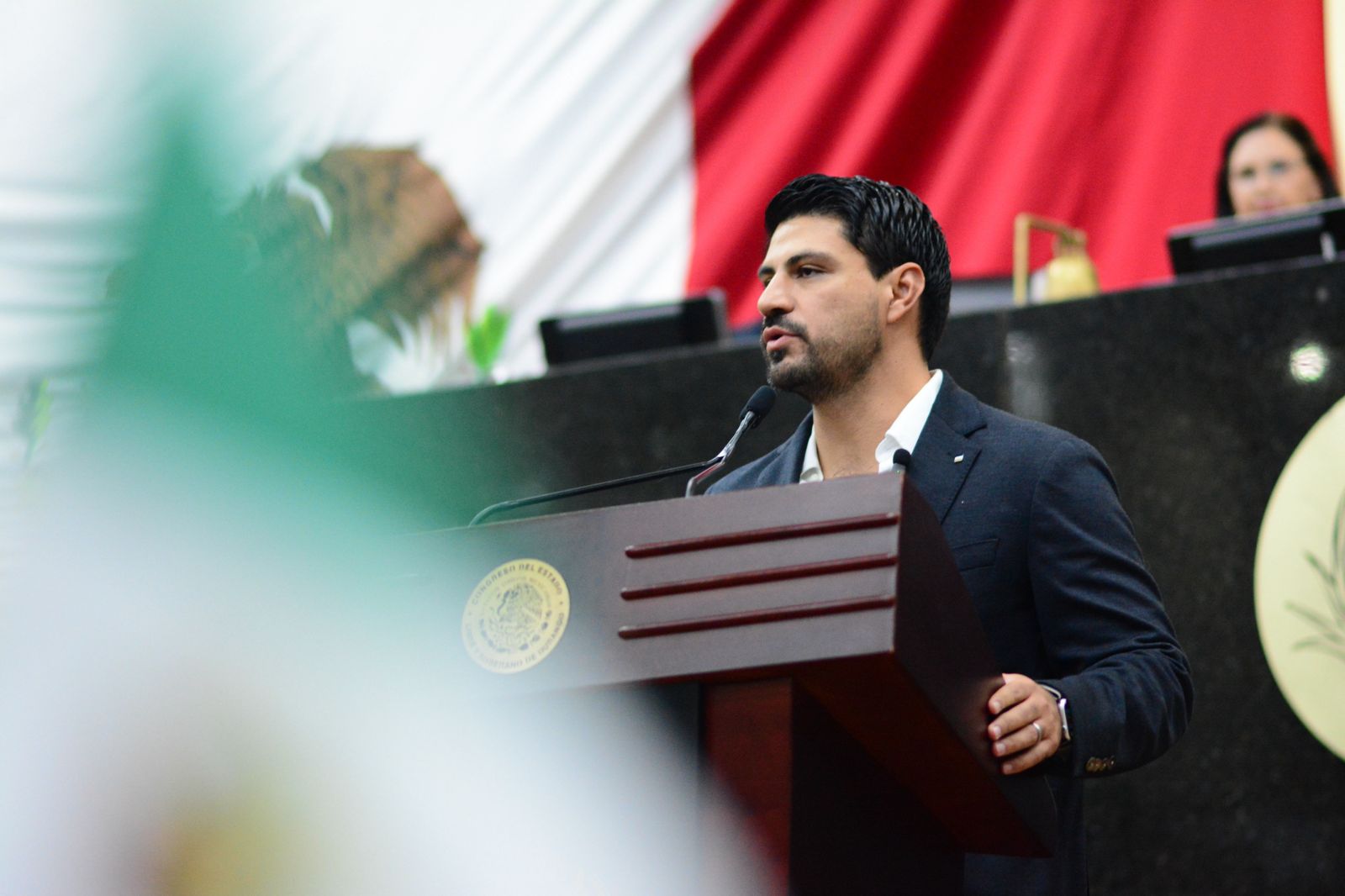 Martín Vivanco impulsa iniciativa para otorgar prestaciones a la Policía Municipal