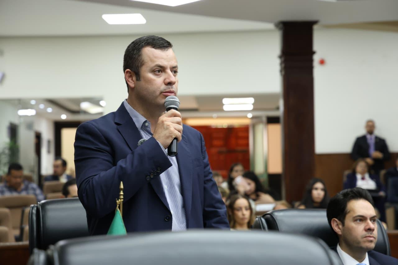 Propone César Rivas acercar más los programas de apoyo a los ganaderos