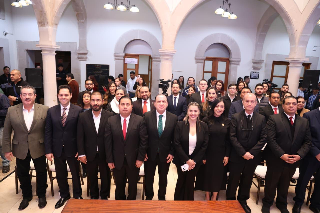 El poder debe adaptarse a la Constitución: Alanís Herrera