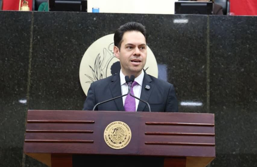 Impulsa Alejandro Mojica iniciativa para que niñez crezca en un hogar