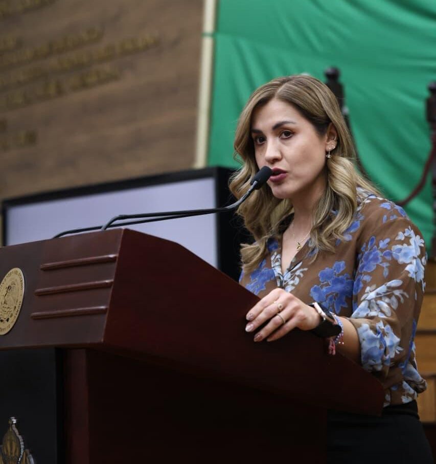 Propone Gaby Vázquez facilitar trámites en adopciones